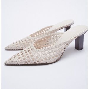 Zara Woven Heel with wood detail in cream size 7.5